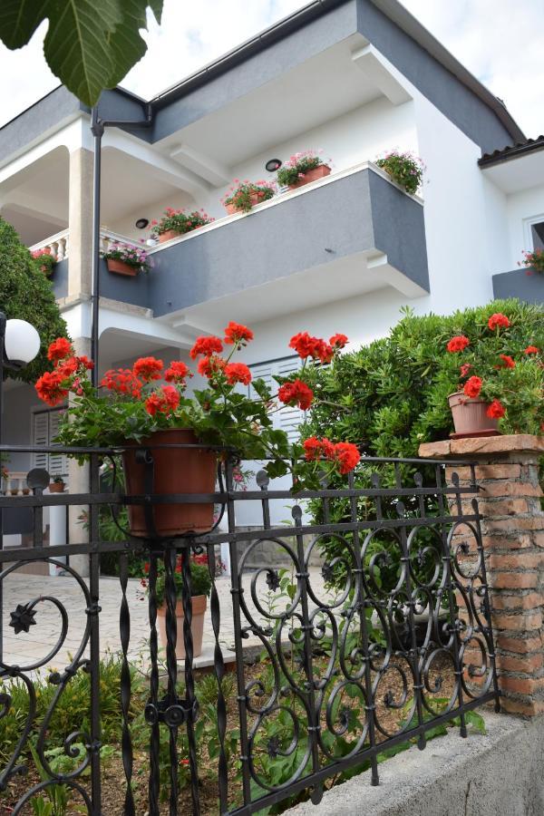 Apartmani Andela I Mladen Debelic Rab Town Exterior foto
