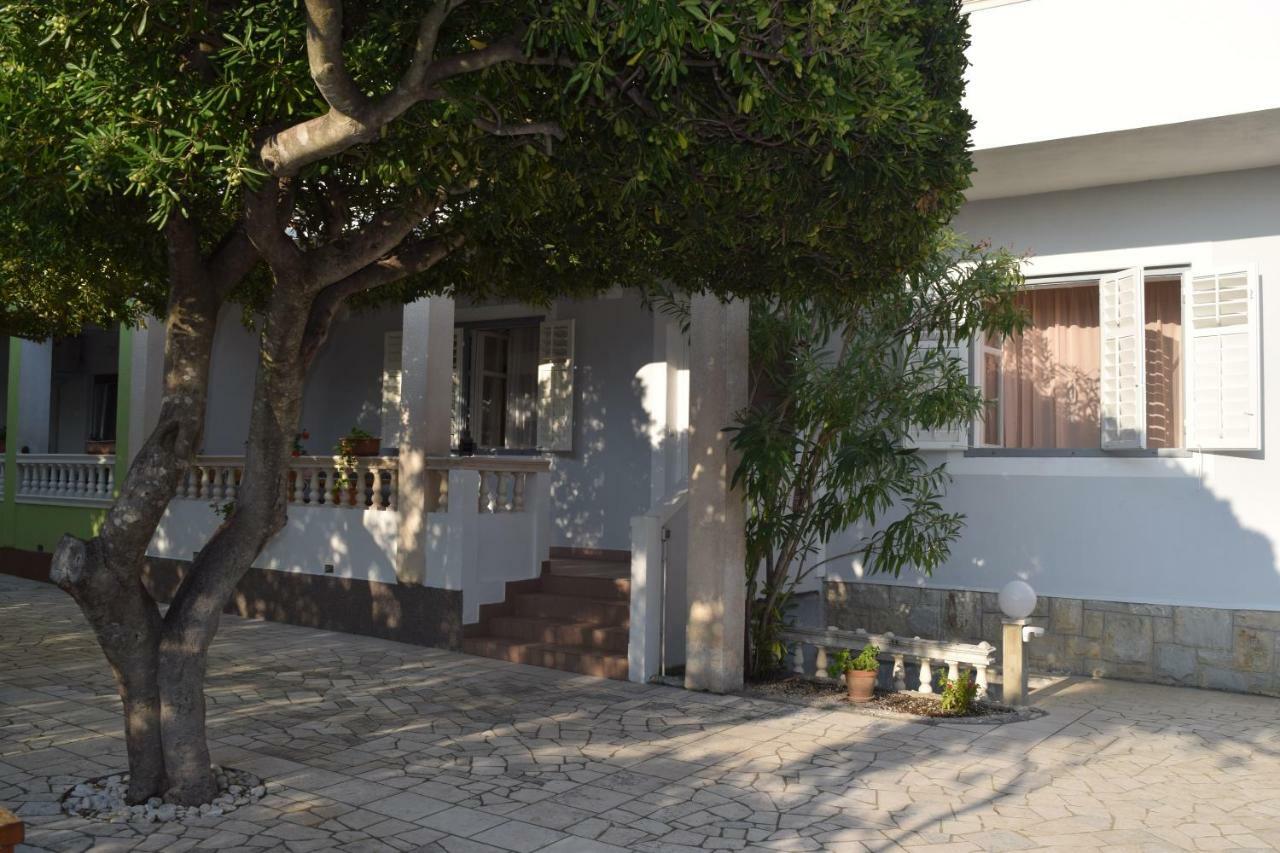 Apartmani Andela I Mladen Debelic Rab Town Exterior foto