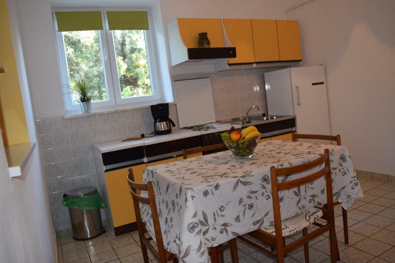 Apartmani Andela I Mladen Debelic Rab Town Exterior foto