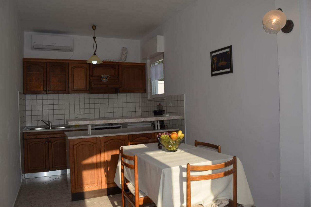 Apartmani Andela I Mladen Debelic Rab Town Exterior foto